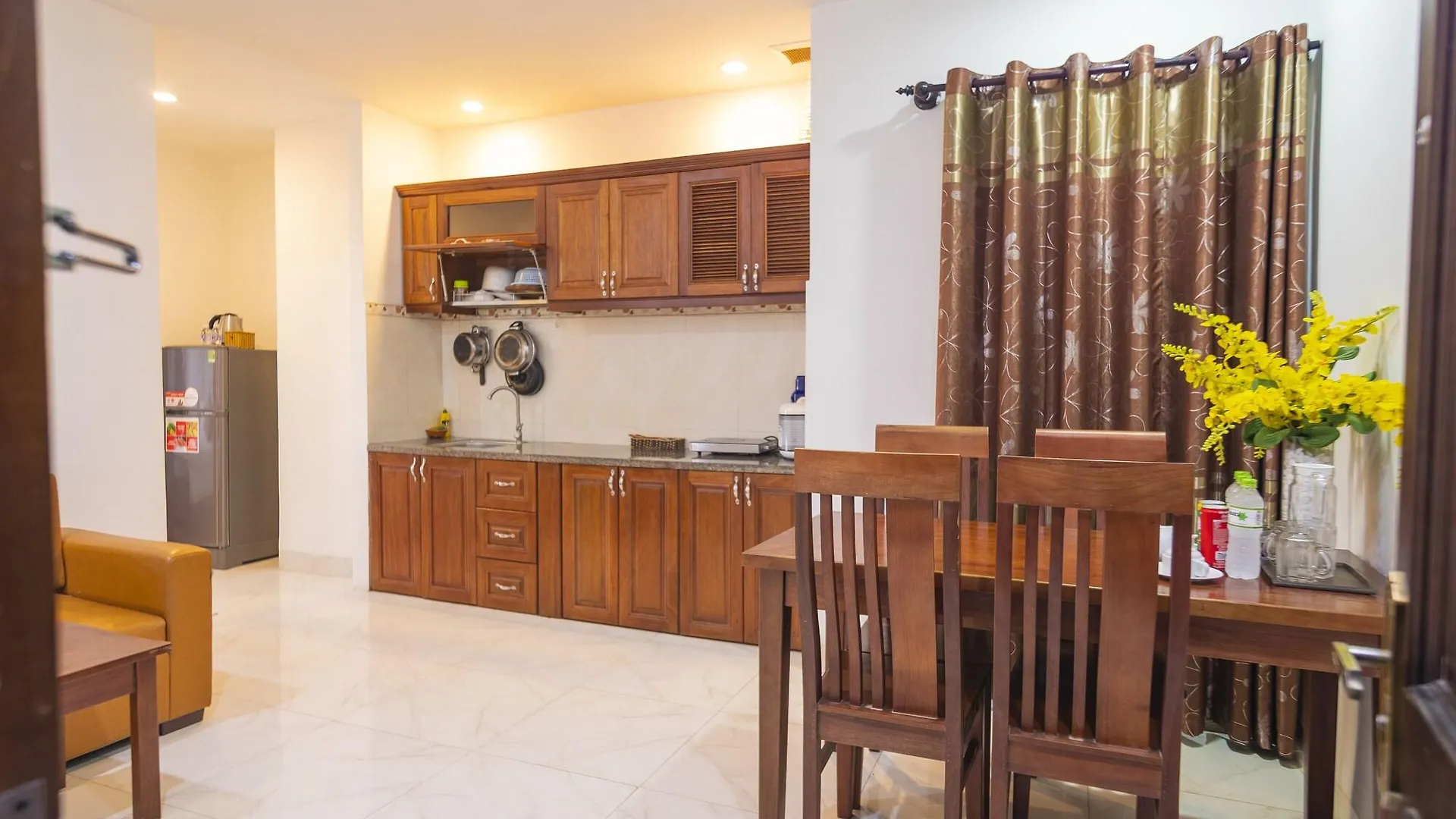 Miami Beach Hotel & Apartment Da Nang