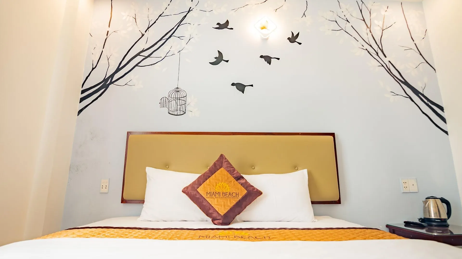 **  Miami Beach Hotel & Apartment Da Nang Vietnam