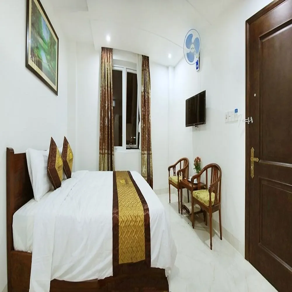 Miami Beach Hotel & Apartment Da Nang 2*,