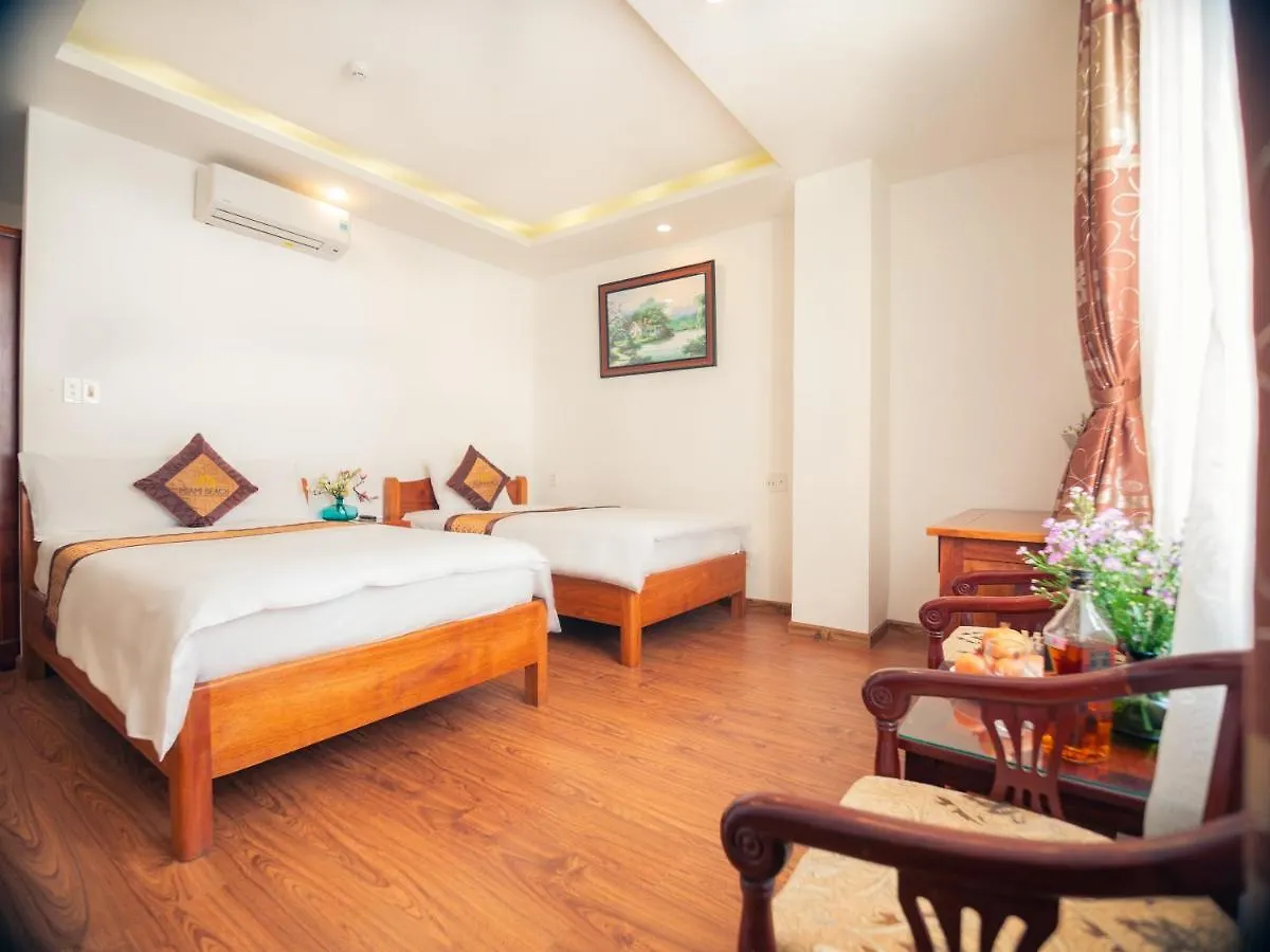 Miami Beach Hotel & Apartment Da Nang 2*,