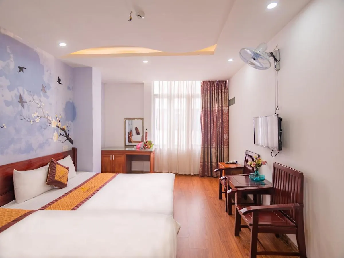 Miami Beach Hotel & Apartment Da Nang 2*,